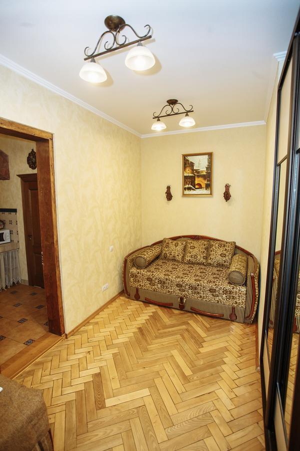 Halytska Lägenhet Lviv Exteriör bild